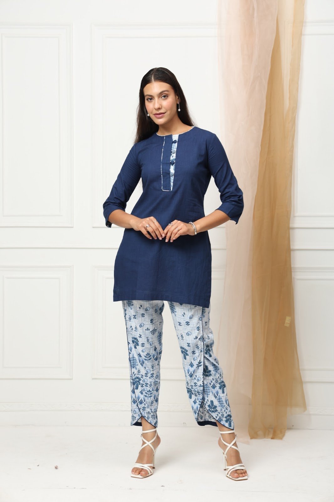 Bleu Marine: Navy Kurti